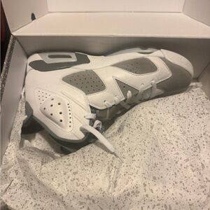 Jordan Retro 6’s “Cool Grey” Lightly worn. Size 11.5 Mens.
